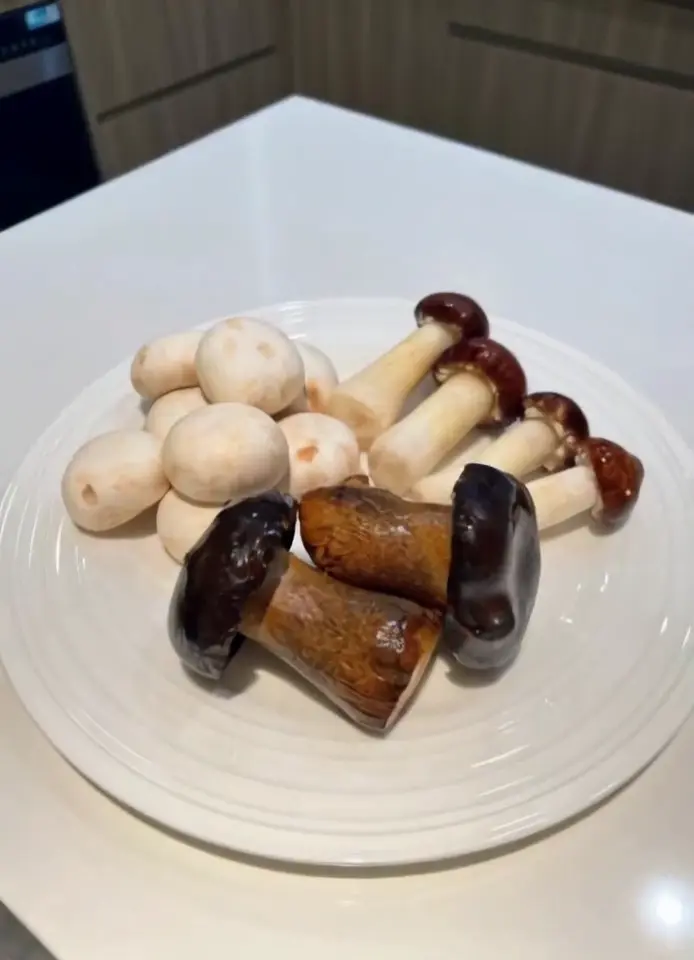 Mushrooms become penguins